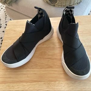 High-Top Vans UltraRange Gore